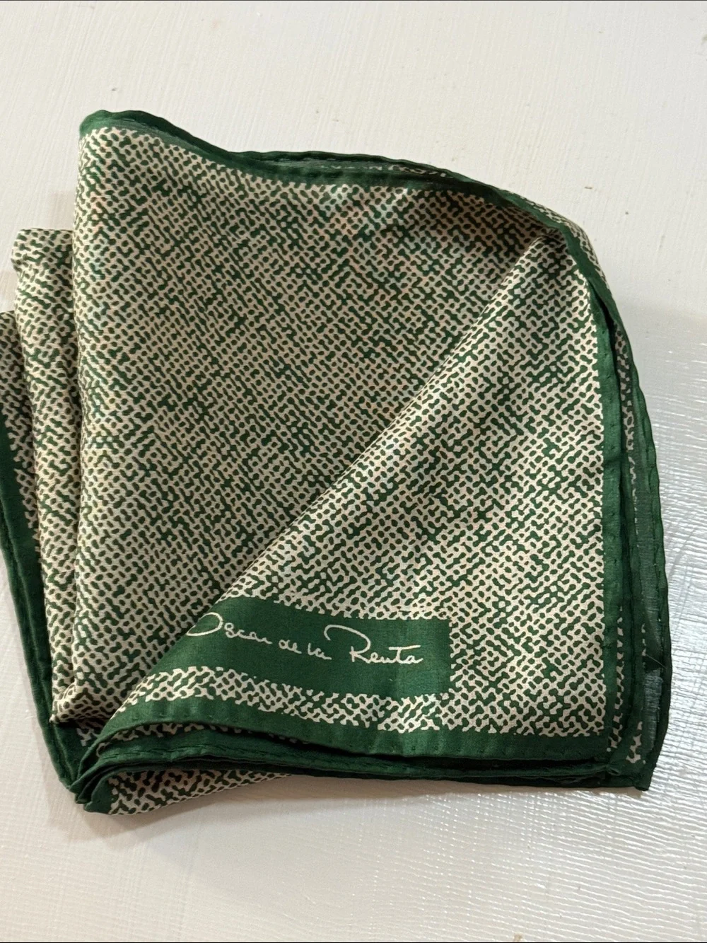 Oscar De La Renta Vintage 1960’s Green Patterned Silk Scarf 🧣 22” by 23”